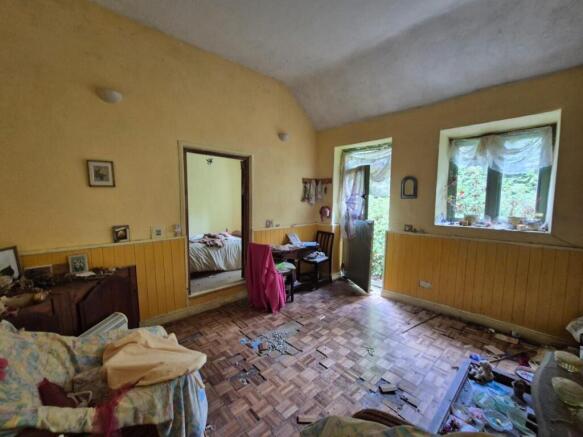 LIVING/DINING ROOM