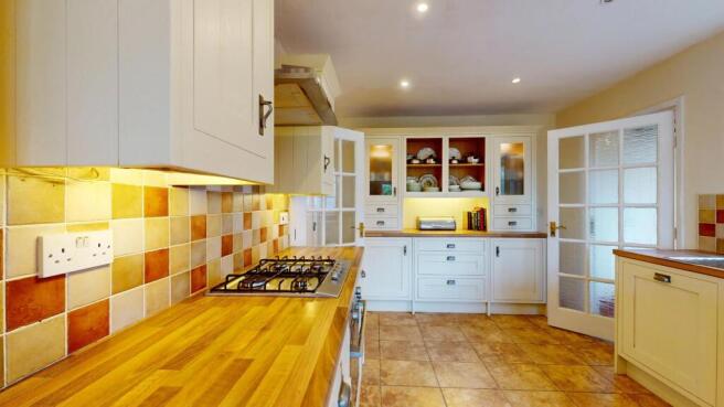 KITCHEN/DINING ROOM