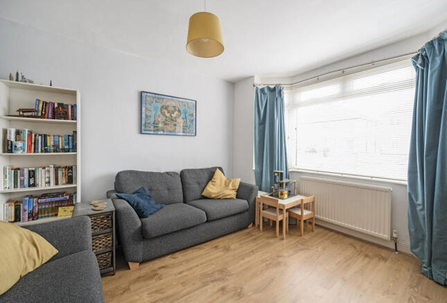 1313449-3-685a6e0...