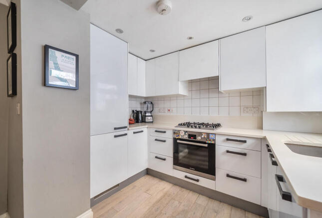 1369572-6-6908934...