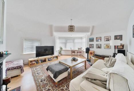 Salford Road, London, SW2