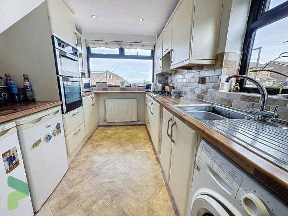 Fitted kitchen 