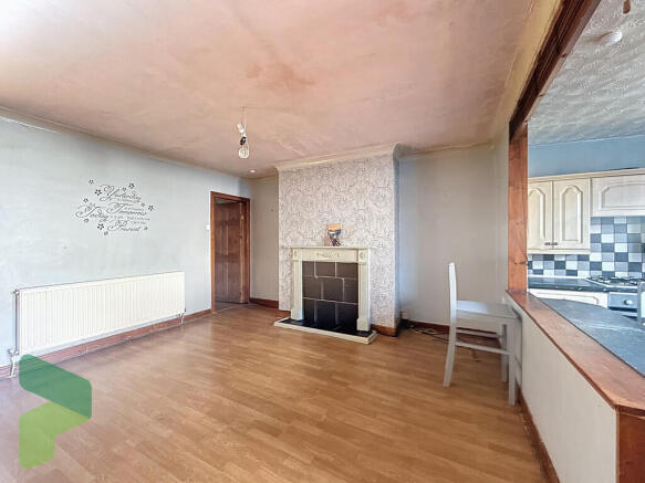 Living room/dinin...