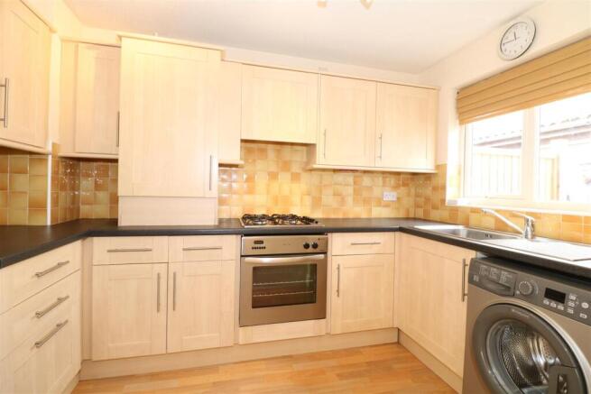 FITTED KITCHEN