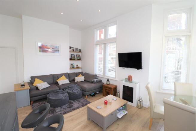 Lounge/Dining/Kitchen