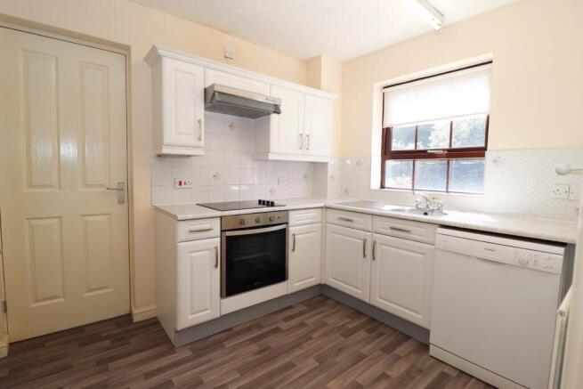 FITTED KITCHEN
