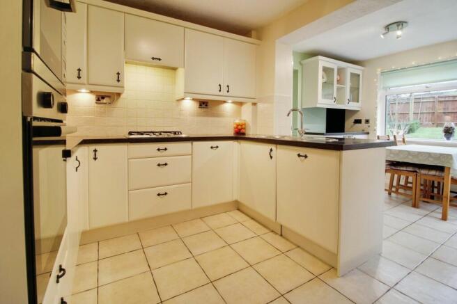 Kitchen/ Dining Room