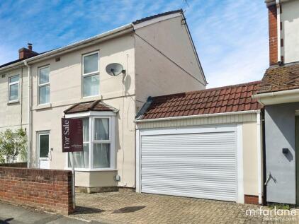 Caulfield Road, Swindon, SN2