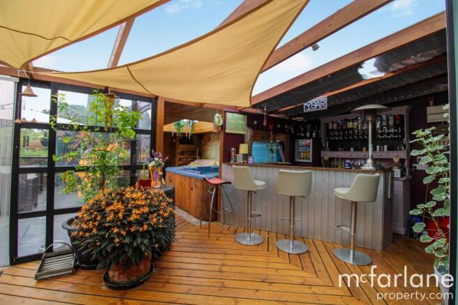 Bar & Sun Room