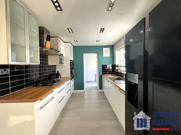 Kitchen_1.jpg