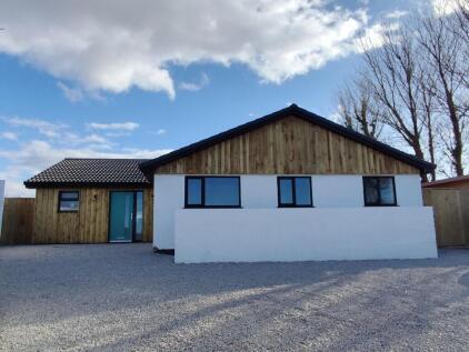 Bedowan Meadows, Tretherras, TR7