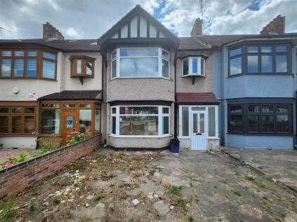 Eastern Avenue, Gants Hill - CHAIN FREE!
