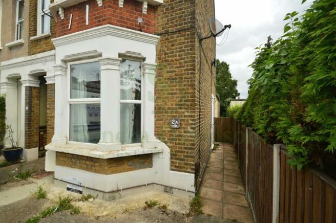 2 bedroom flat  for sale Ilford
