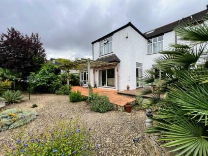 Shirley Gardens - 5 bedroom end of terrace house for sale