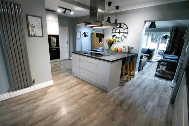 Kitchen/dining/lounge