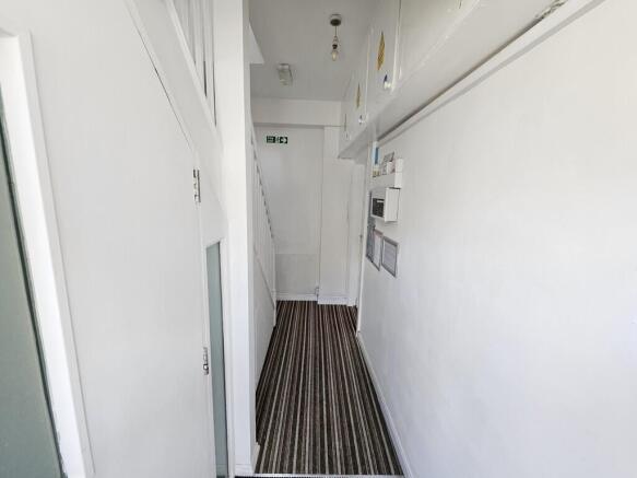 Communal Entrane ...