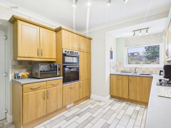 cam05591g0pr0113still025