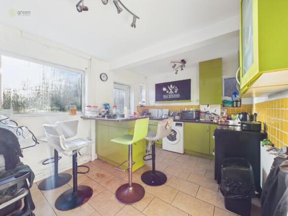 cam05591g0pr0101still003