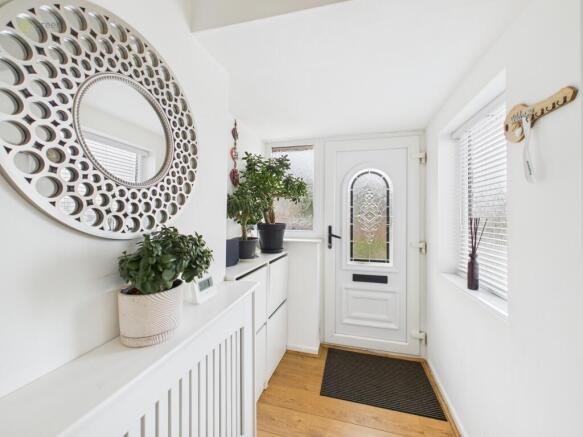 cam05591g0pr0128still026