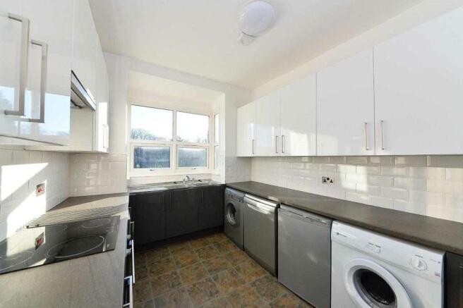 6 bedroom flat to rent in Russell Road, Moseley, B13