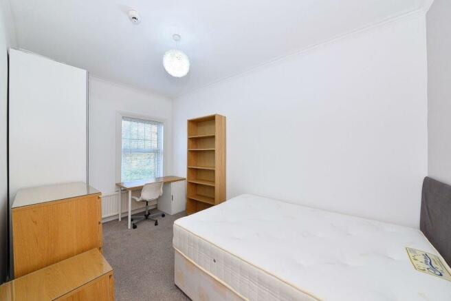 6 bedroom flat to rent in Russell Road, Moseley, B13