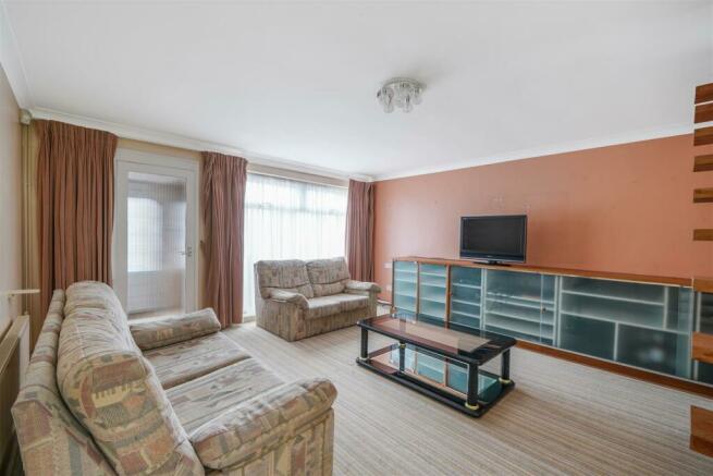 1 Denise Court, Eton Avenue - S4RKwR7sdKUULWhB14h0