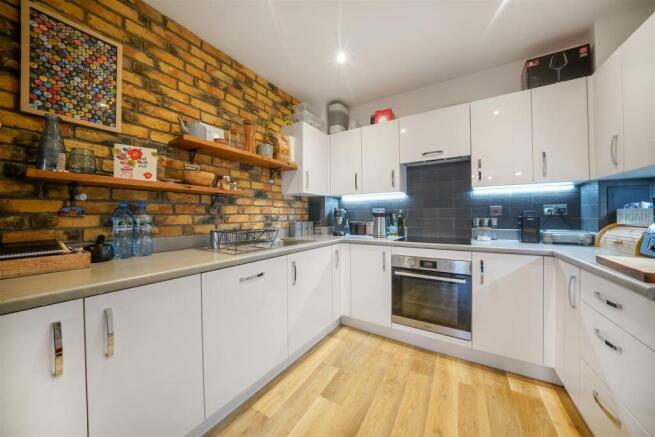 48 Goshawk Court, Ridding Lane - 3nGW1WCneomWDwzSz
