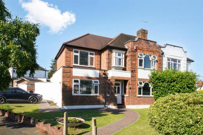 39 Audrey Gardens - bXX8gFpNalh2DO256Ov8.jpg