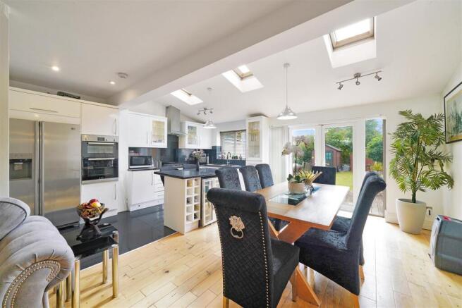 19 Langham Gardens - VMz4T71tbSgcnW5Oasgr.jpg