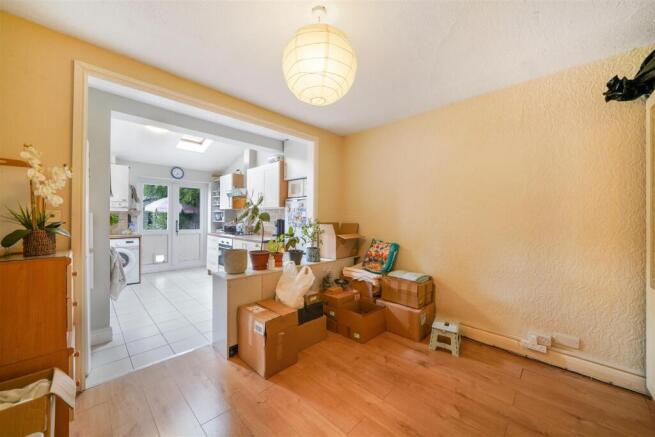 35 Oldborough Road - 2yvyPwDAk3Glnpcaprp3.jpg