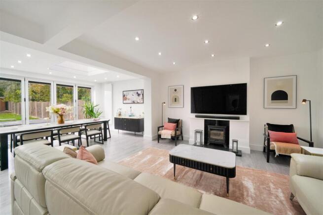 31 Edwards Avenue - xAszD2cFlvXVUG8TC89L.jpg