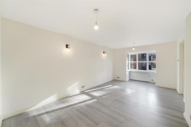 90 Conifer Way - Lw3JURQE9OsD2vvHoX1h.jpg