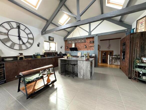 Lounge/Diner/Kitchen