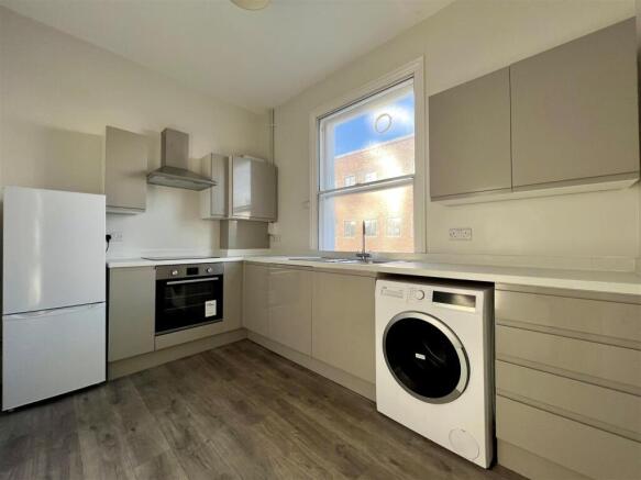 Kitchen 2.jpg