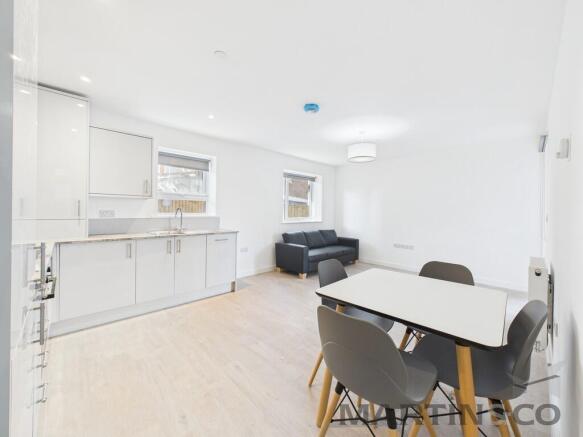 Lounge/Kitchen