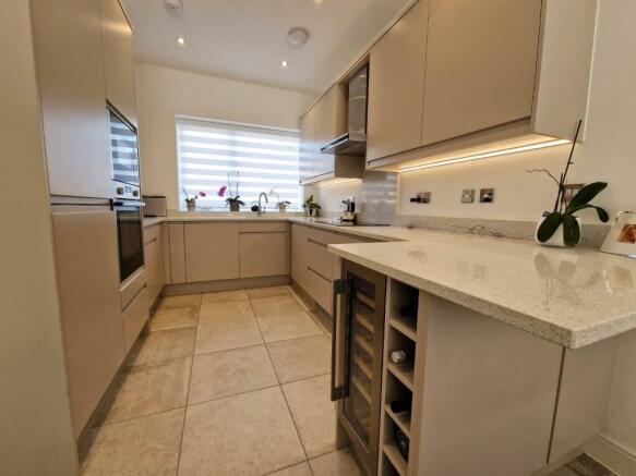 Kitchen Area (2).jpg