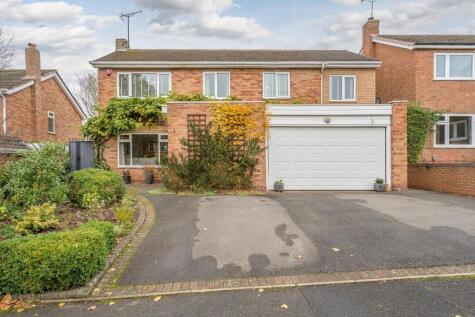 Pear Tree Drive, Stourbridge, DY8 2LB