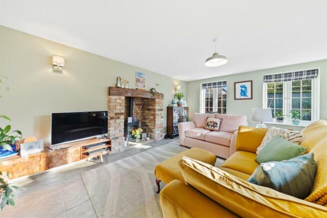 WhiteCottageWeb18.jpg