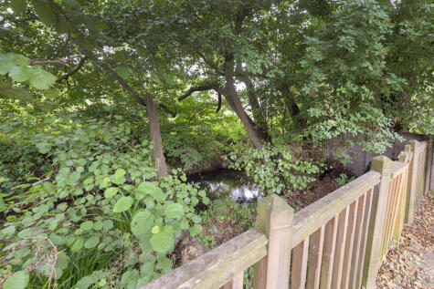 Lenside Drive, Bearsted, Maidstone, Kent, ME15 8UE