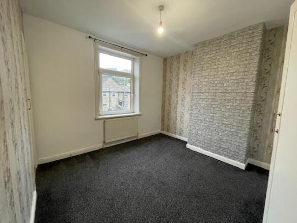 Bedroom 1.jpg