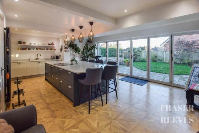 Kitchen/dinner/family room
