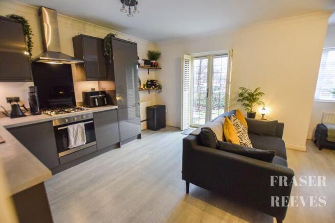 KITCHEN / LIVING ROOM