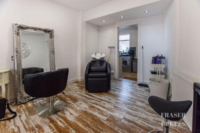COMMERCIAL RECEPTION ROOM