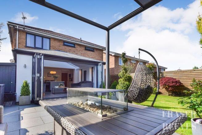 Alfresco 