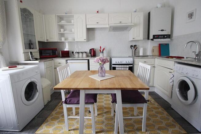 Lounge / Kitchen / D