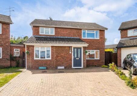 Dawlish Close, Bragbury End, Hertfordshire, SG2