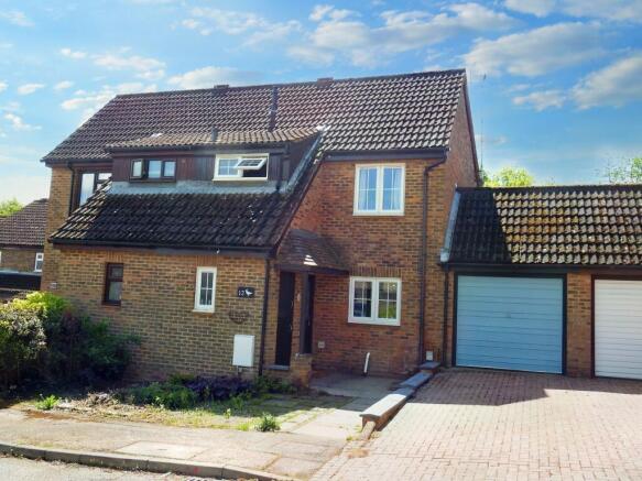 3 Bedroom Semi Detached House For Sale In Lapwing Rise Stevenage