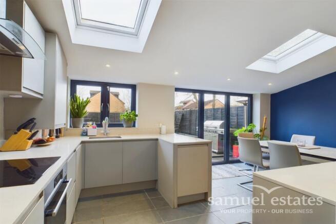 Kitchen/ Dining Area