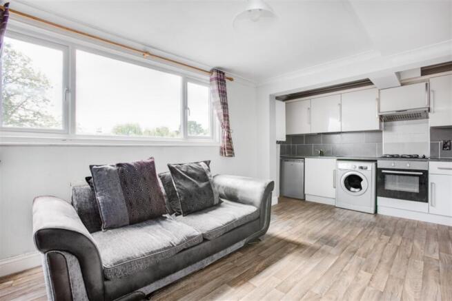 Living Room / Kitche