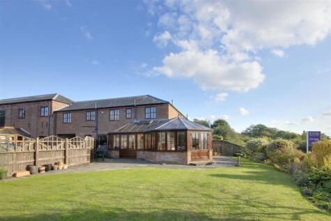 Castle Farm Court, South Cave